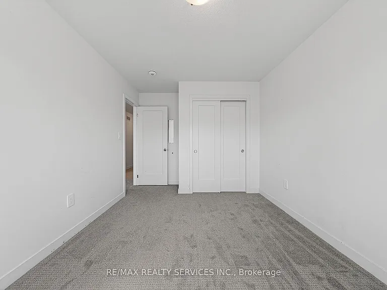 95 Queensbrook Cres — Photo 27