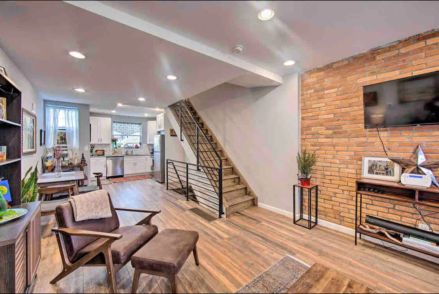 2 bed, 1.5 bath, $4,352 — Photo 4