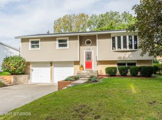 1116 E Barberry Ln, Mount Prospect, IL