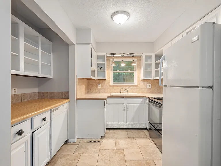 7201 Dogwood Dr — Photo 10