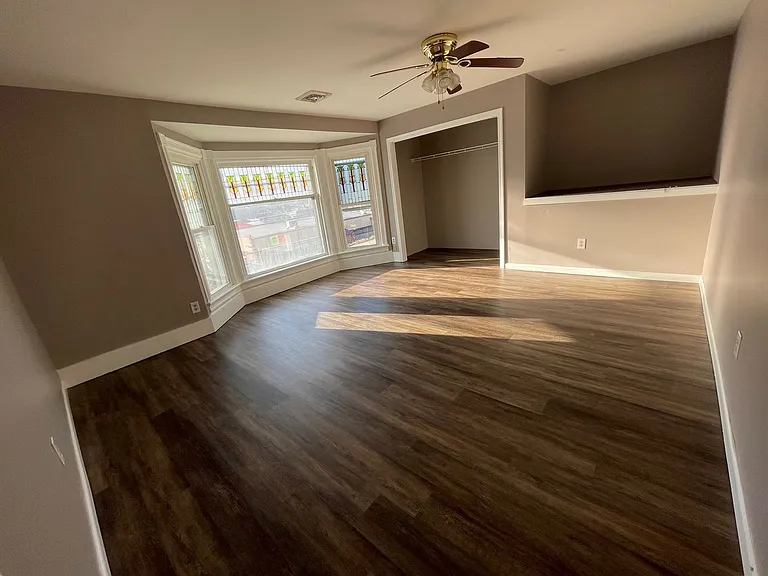 141 W Ridge St — Photo 5