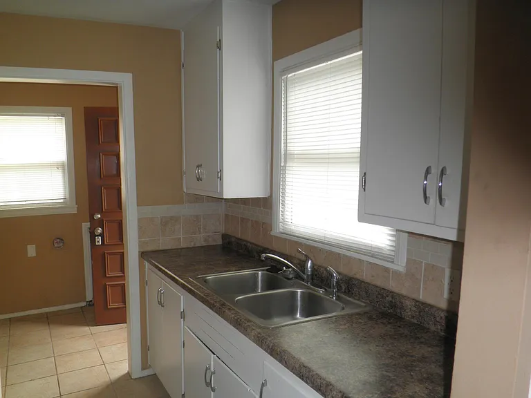 7731 Cuming Cir — Photo 5