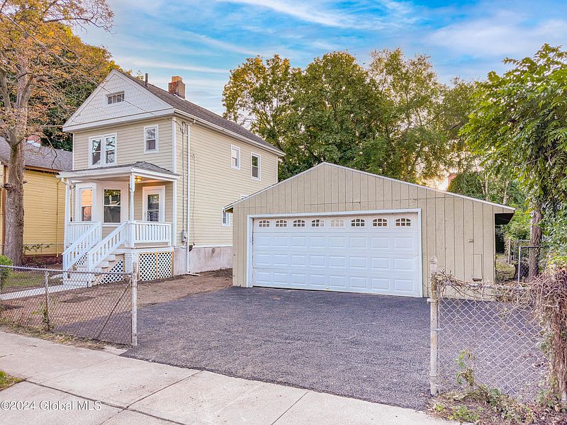 2nd image of 12 Nelson Avenue