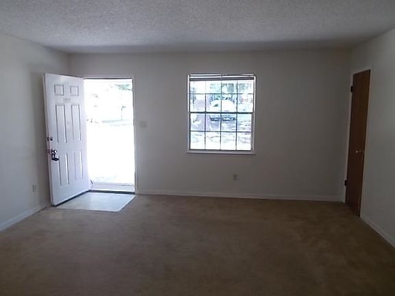 4th image of 4937-4939 Yacht Harbour Cir