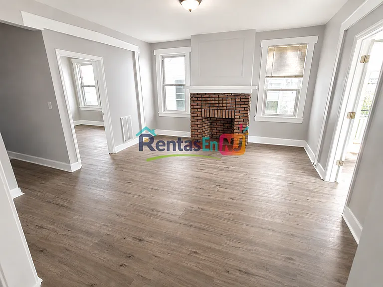 203 Renner Ave #1B — Photo 1
