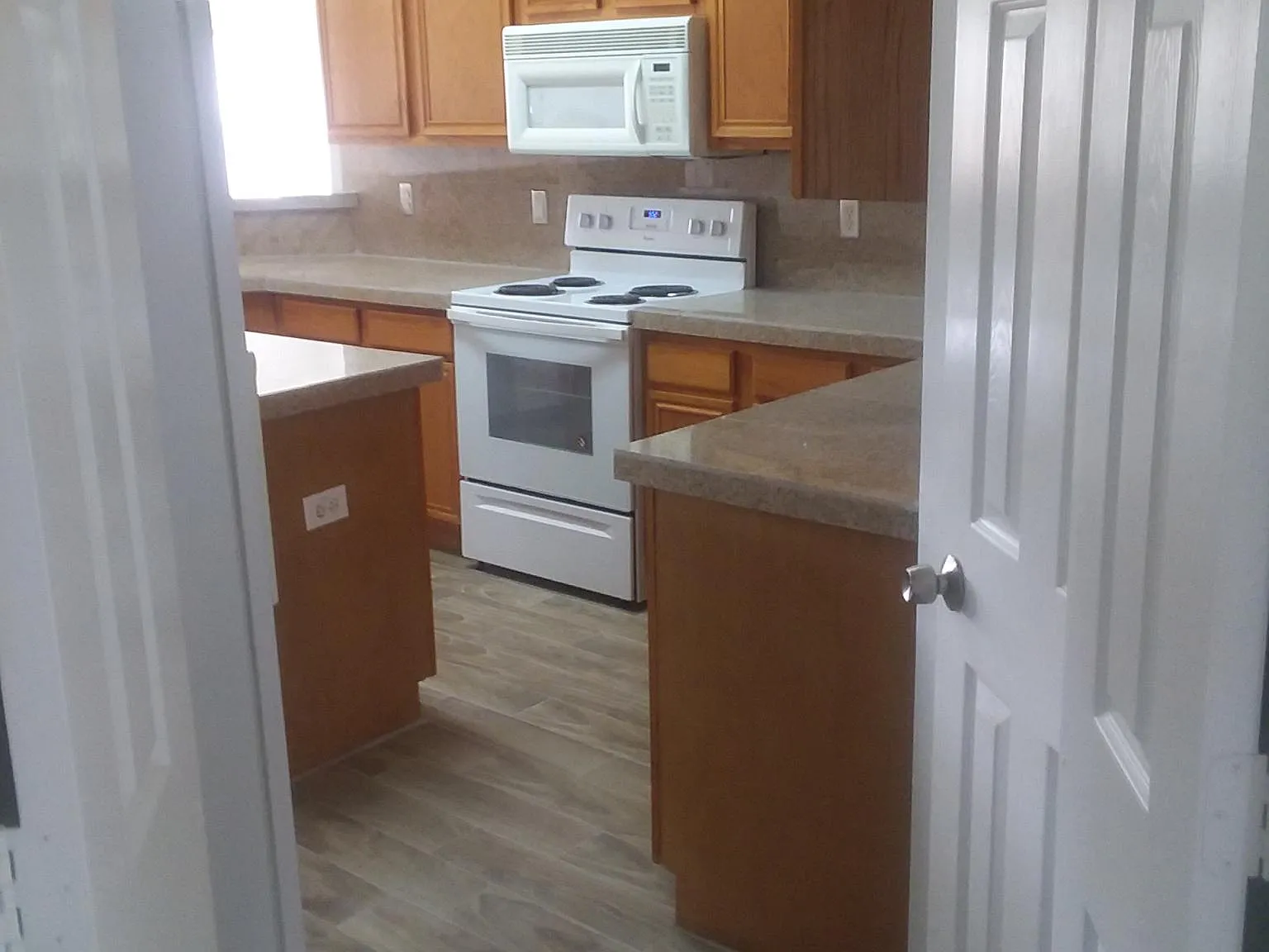 4 bed, 2165 sqft, $2,795 — Photo 4