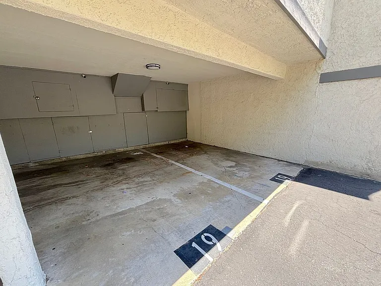 1819 Brea Blvd — Photo 19
