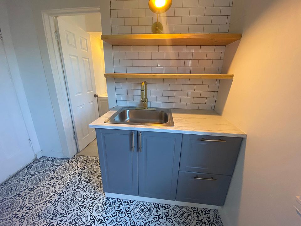 1st image of 634 E 17th St #B
