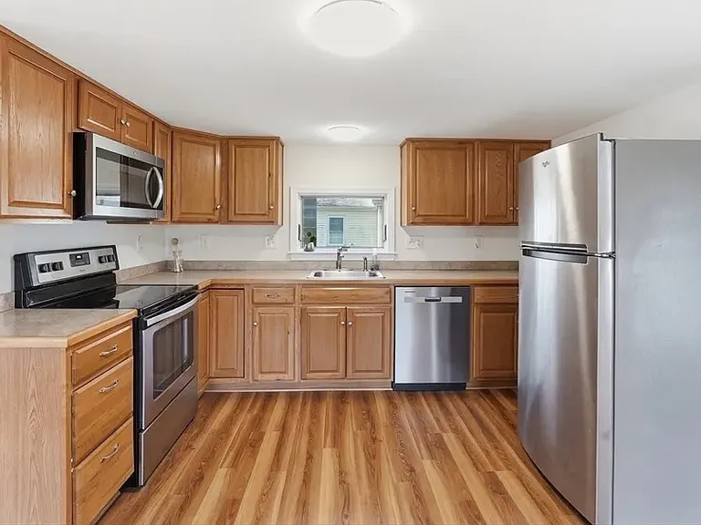 17 Church Ct — Photo 9