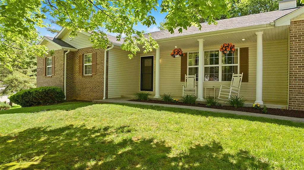 918 Southwind Ct photo 1