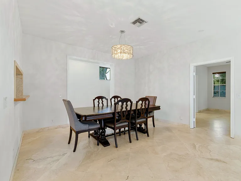 1235 Sussex St — Photo 10