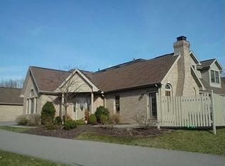 201 Village Green Dr, Mcmurray, PA 15317