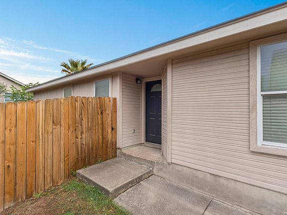 4th image of 4007 DESERT CIR