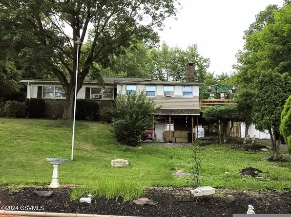 51 Village Ln, Berwick, PA 18603