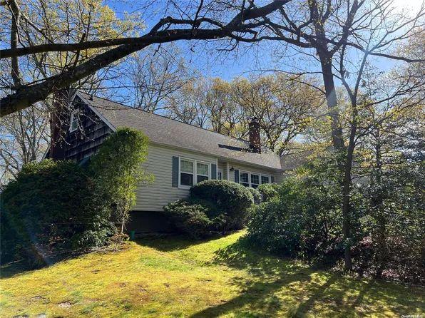 18 Cranbrook Drive, Centerport, NY 11721