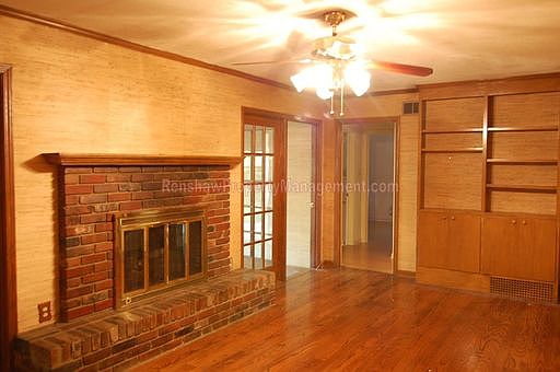 5th image of 1608 W Crestwood Dr