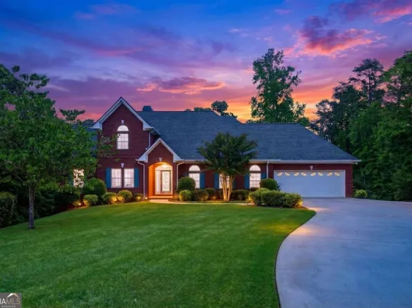 2744 Waters Edge Dr, Gainesville, GA 30504