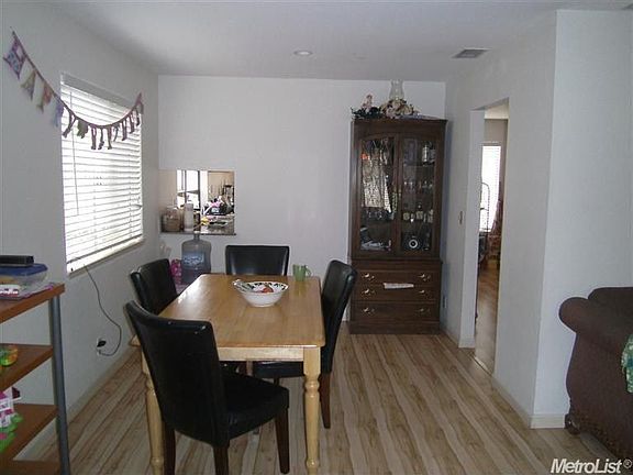 3rd image of 2936 Davenport Way