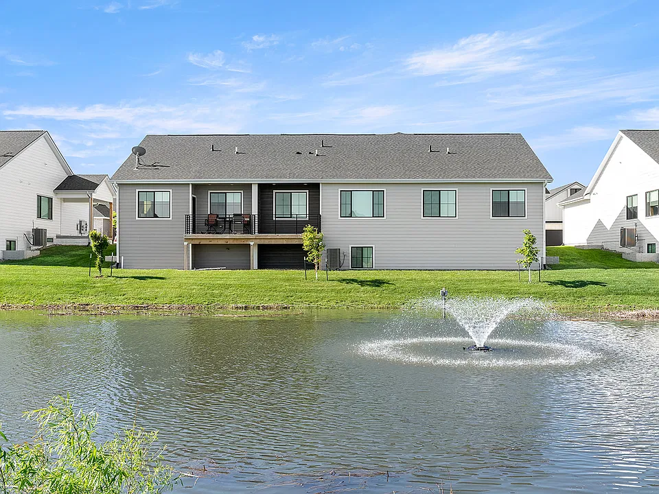 608 NW Brandon Dr