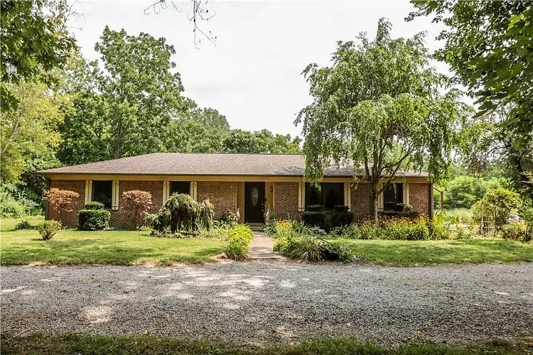 1677 S County Road 525 E photo 1