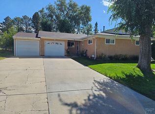 14 Macarthur Rd, Pueblo, CO 81001