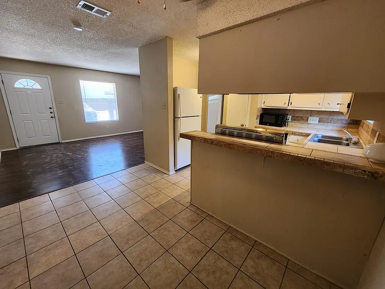608 1/2 Genard St #B — Photo 3