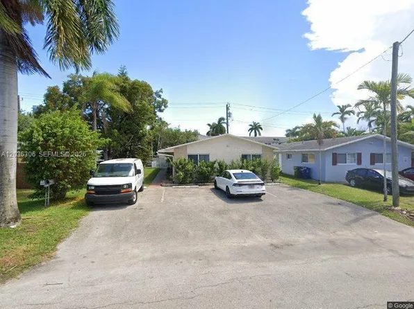 812 NE 2nd St #1-2, Hallandale, FL 33009