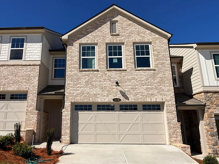 228 Kinship Dr SW — Photo 1