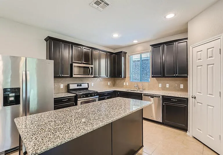 13927 Laurel Br — Photo 8