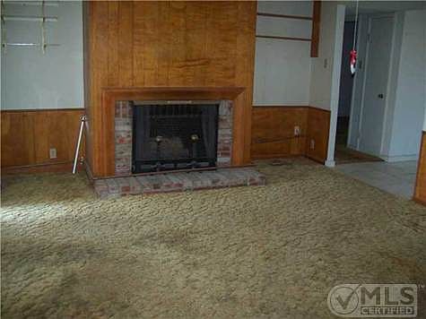 5th image of 2730 Taylor Ave