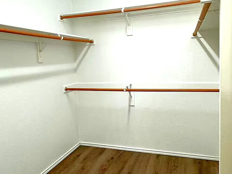 5301 Comanche Wells Dr — Photo 9