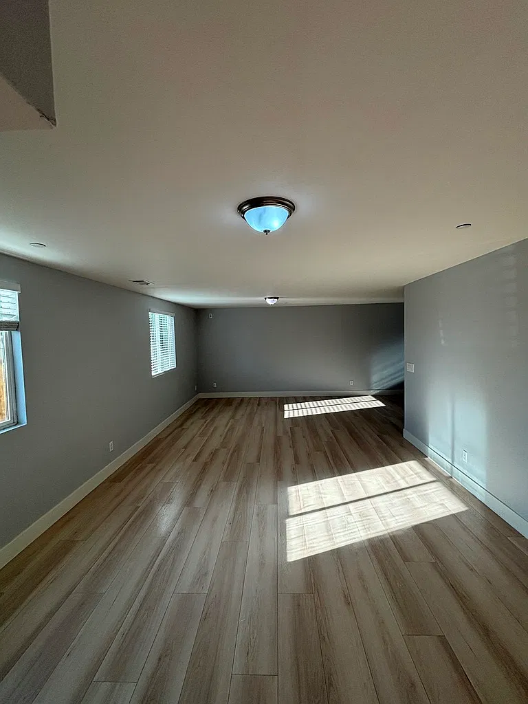 5 bed, 1857 sqft, $4,200 — Photo 3