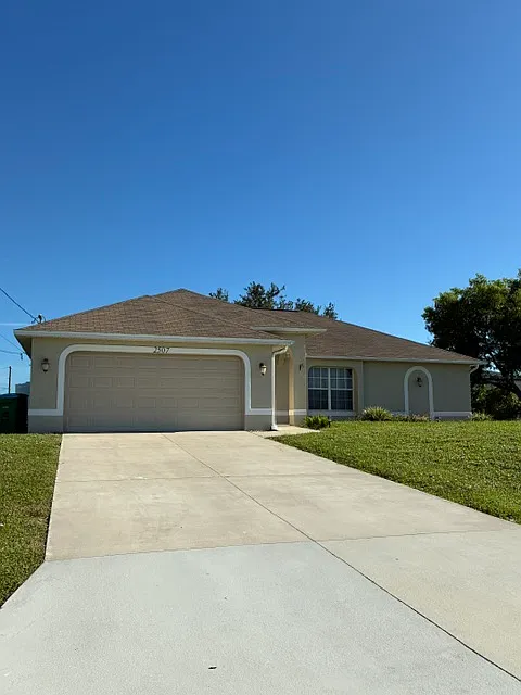 4 bed, 1735 sqft, $1,900 — Photo 1