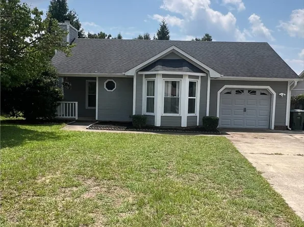 2210 Twinflowers Ct, Fayetteville, NC 28304