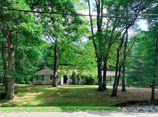 9 Laurel Rd, Woodbridge, CT 06525