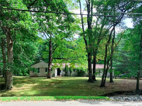 9 Laurel Road, Woodbridge, CT 06525