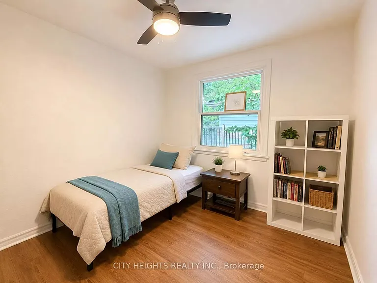206 Barry Pl — Photo 17