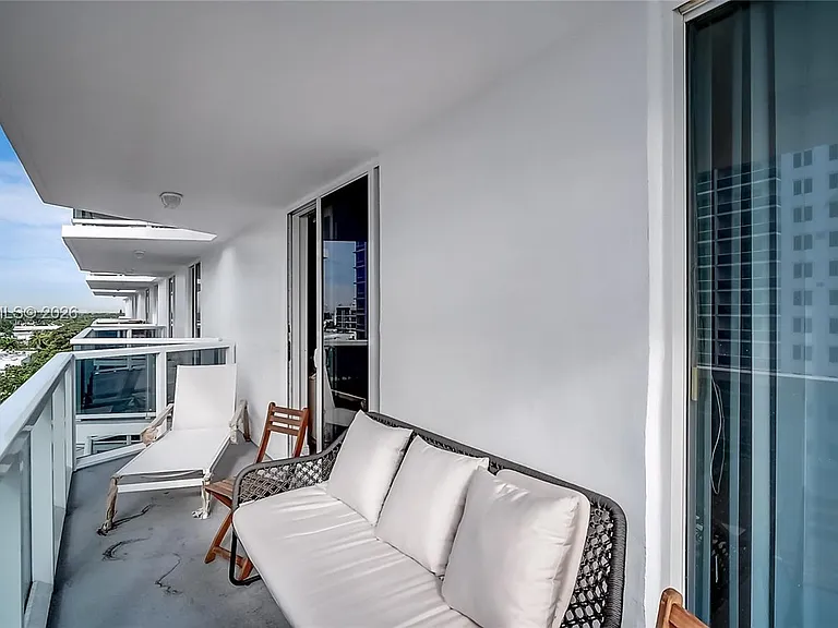 2401 Collins Ave #904 — Photo 23
