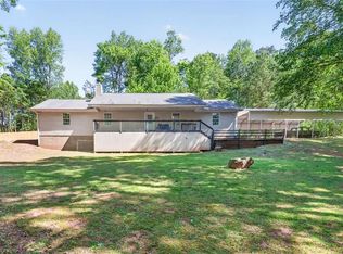 386 Ridgewood Dr, Pendergrass, GA 30567