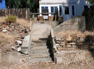 273 S E St, Lakeview, OR 97630