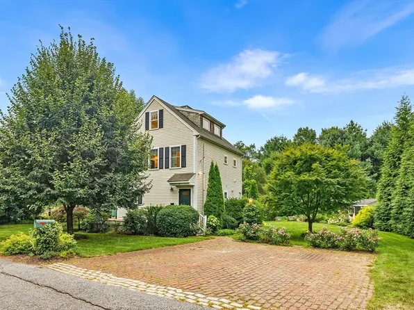 5 Bailey St, Canton, MA 02021