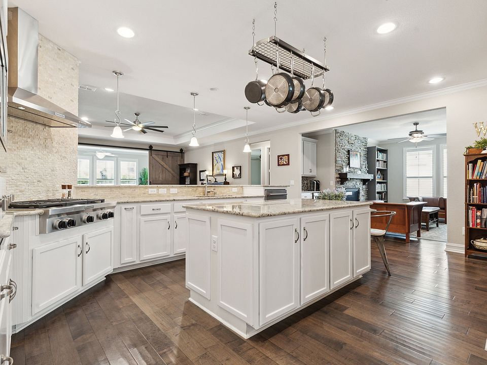 1st image of 2518 Luna Vista Ln