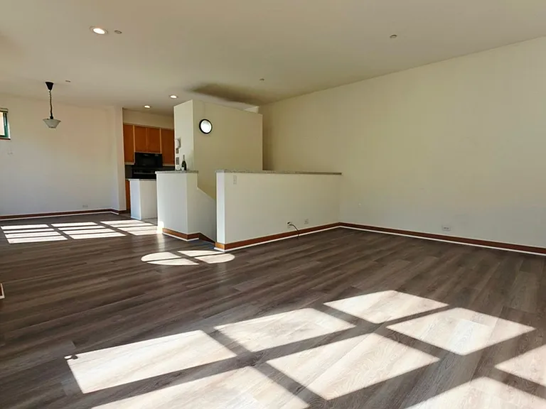 1059 Union St — Photo 17