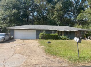 3361 Oakview Dr, Jackson, MS 39212