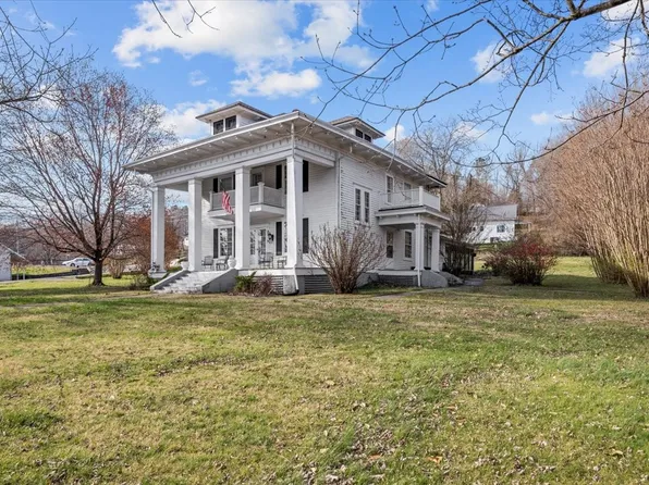 16 College St, Erin, TN 37061
