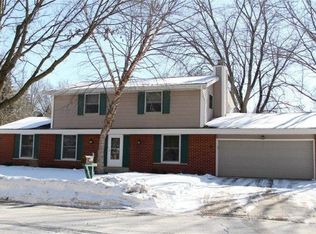 923 School Dr, Waukesha, WI
