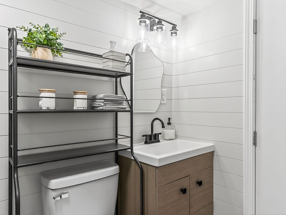 bathroom (decor not included)