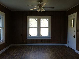 215 Shropshire St, El Campo, TX 77437