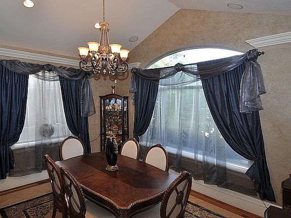 4th image of 615 E Holly Haven Cir