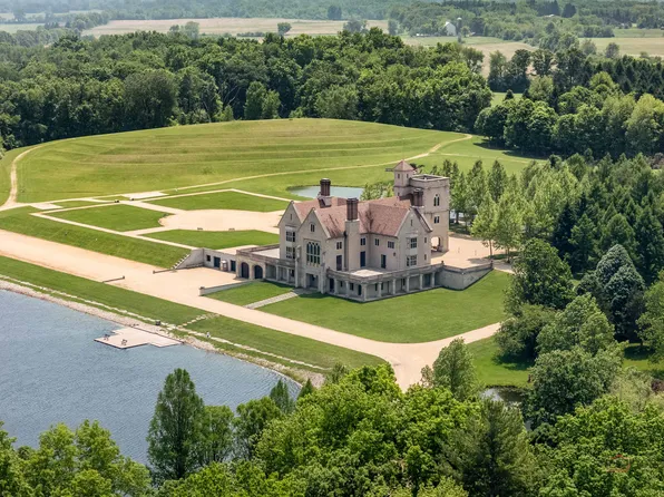 17519 Lincoln Rd, Harvard, IL 60033